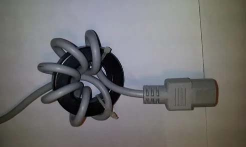 七圈導線束纏繞環形磁芯(Seven Turns of a Wire Bundle around Circular Toroid)