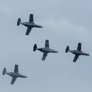 hunter-flying-4468052_640.jpg hunter-flying-4468052_640.jpg